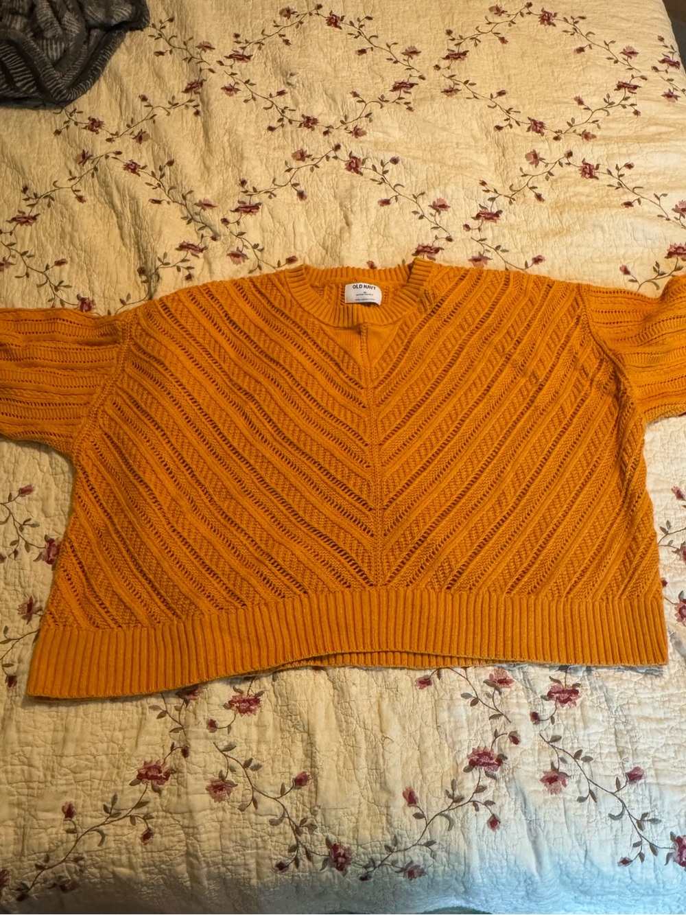 Cropped Sweater - Picture 2 of 5